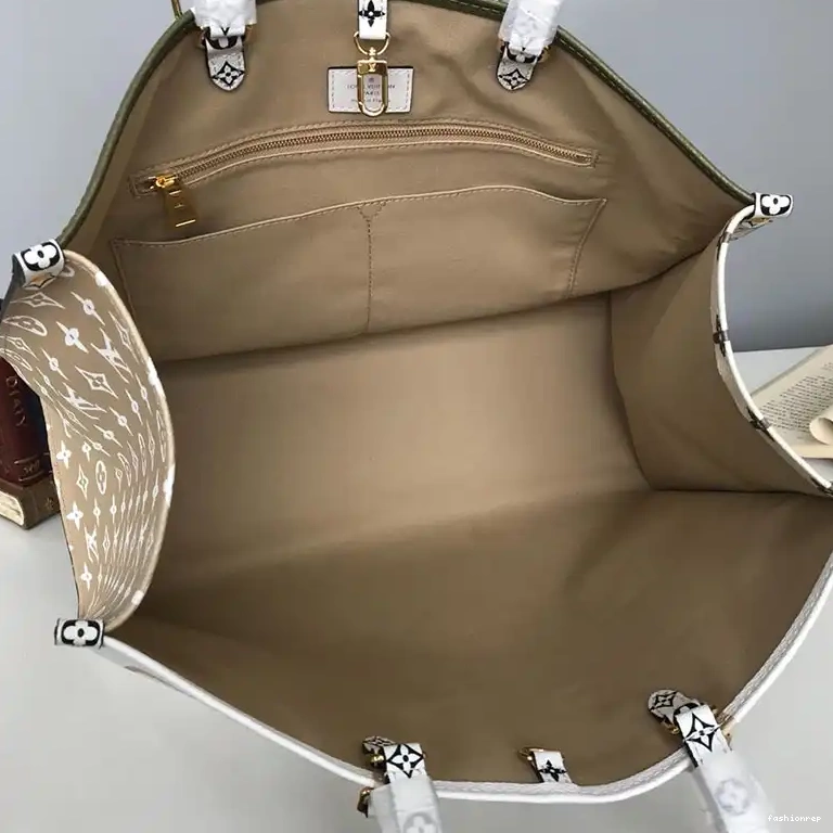Fashionrep Bags 19T1L0701 LV 0712